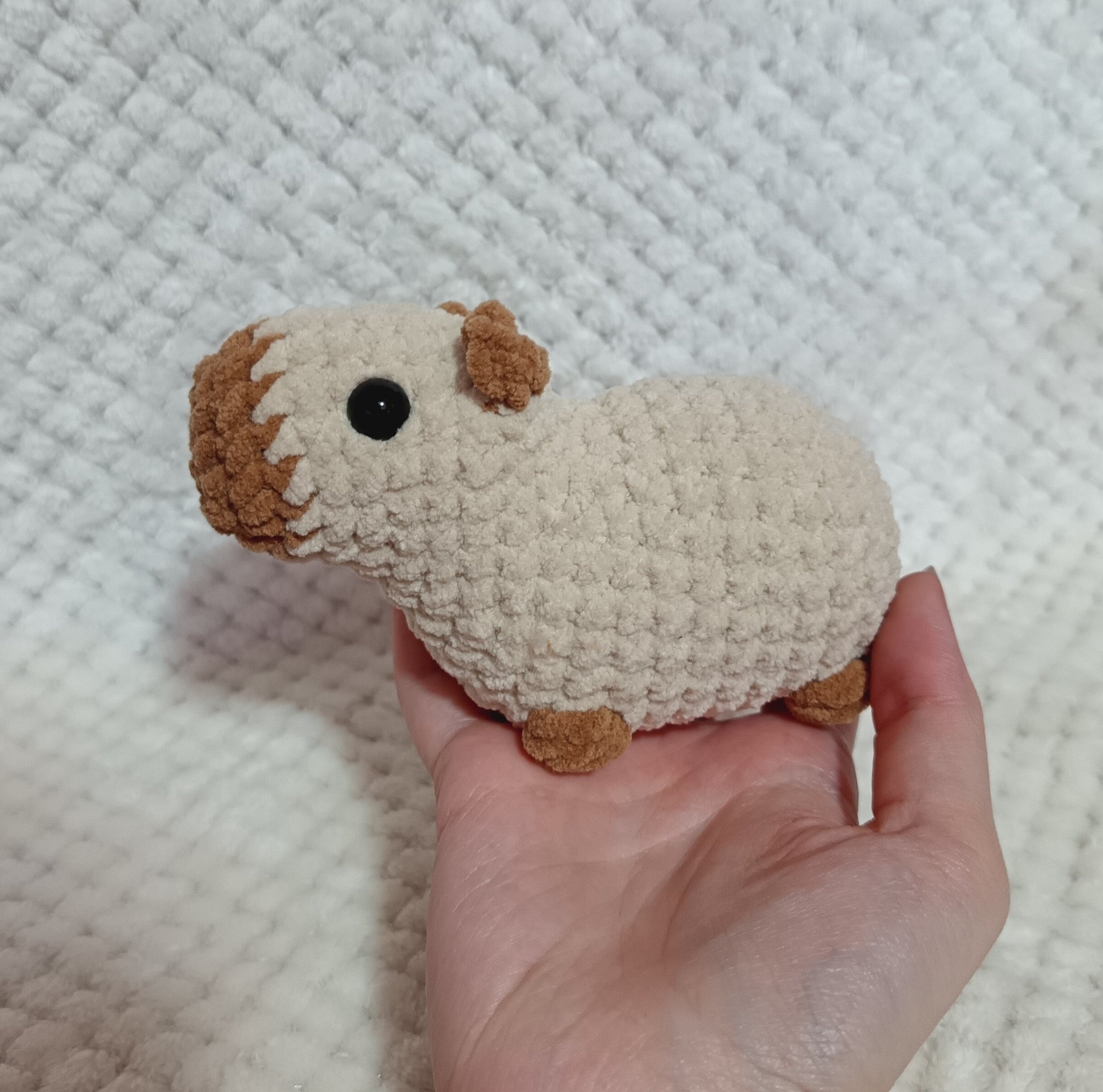 Capybara beige