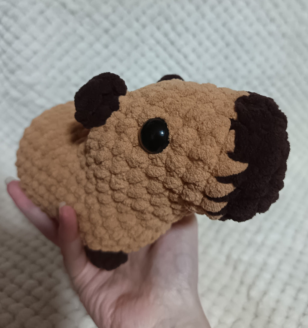 Grand capybara marron
