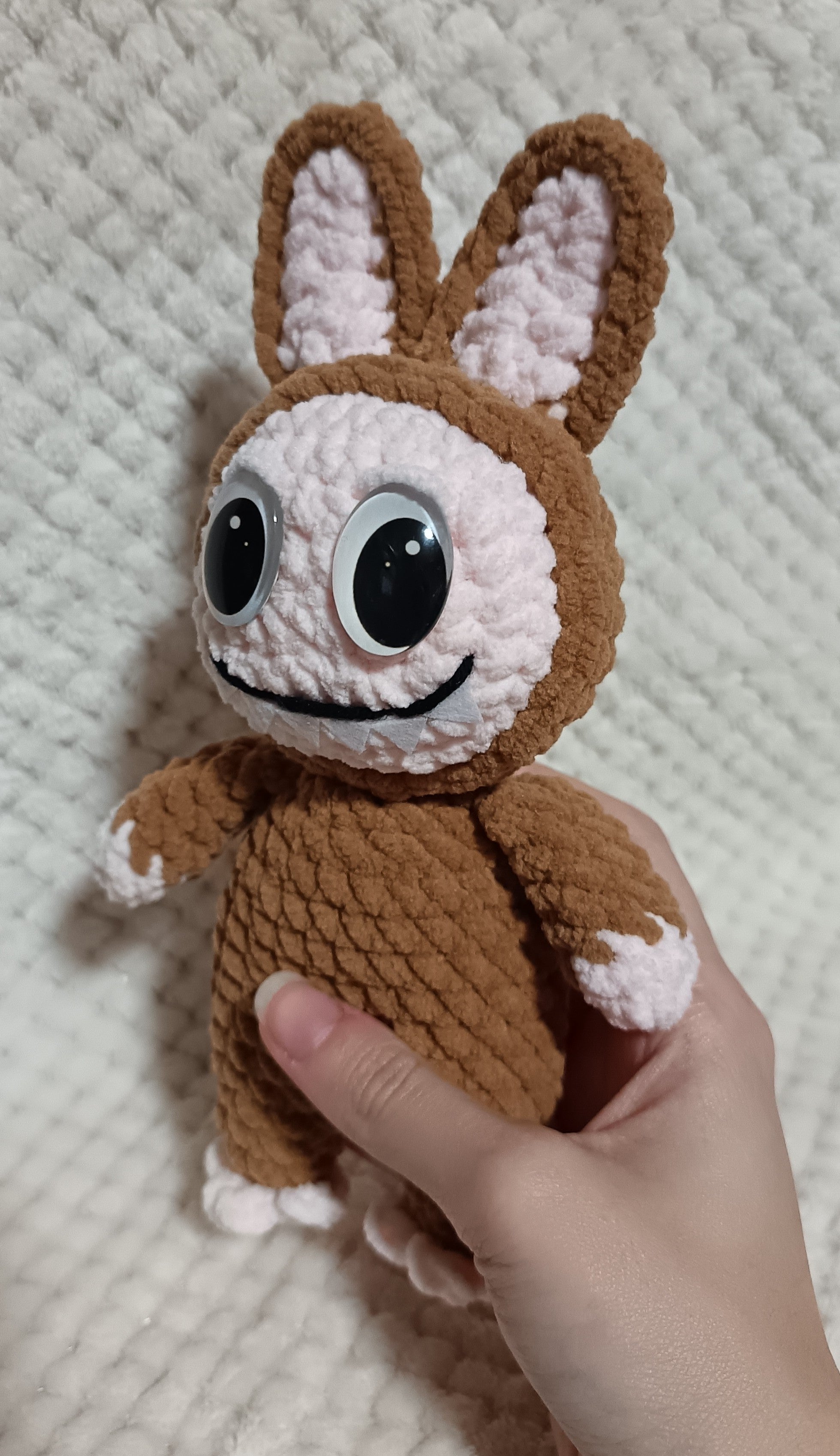 Petit monstre marron
