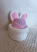 Panier oreilles de lapin et oeuf de Pâques